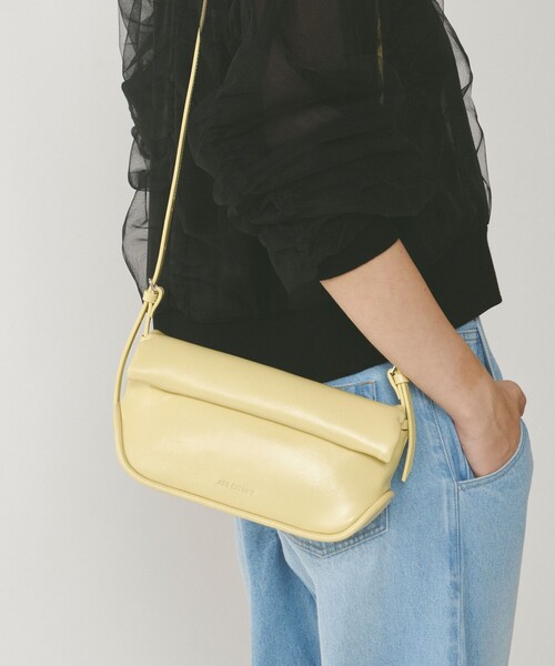 GRACE CONTINENTAL（グレースコンチネンタル）の「ADD CULUMN ROLLA　BAG（ショルダーバッグ・レディース・キャメル/イエロー・FREE）」の5枚目の写真