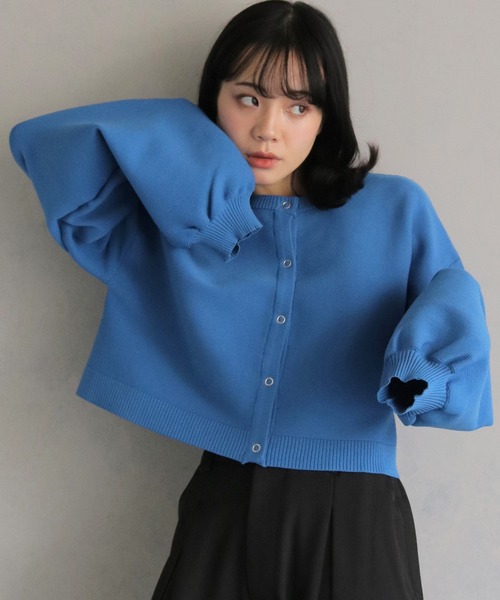 cheriella（シェリエラ）の「【cheriella】前後２WAYショート丈ニットカーディガン 2-WAY SHORT KNIT CARDIGAN（カーディガン/ボレロ・レディース・ピンク/ライトグレー/ブルー系その他/ブラック/アイボリー/ブルー/チャコールグレー・M）」の5枚目の写真