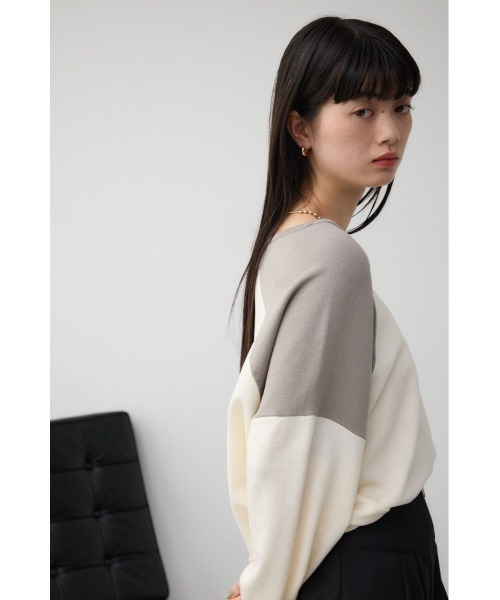 AZUL by moussy（アズールバイマウジー）の「ショルダーバイカラーニット（ニット/セーター・レディース・ブルー系その他/ピンク/ピンク系その他/アイボリー・FREE）」の10枚目の写真