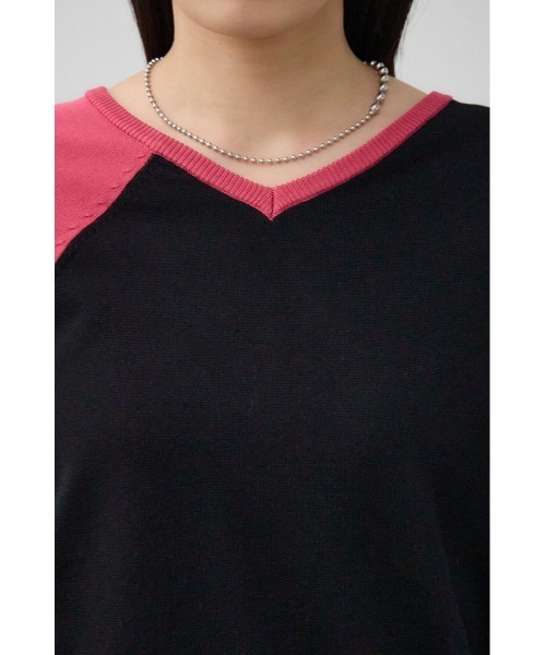 AZUL by moussy（アズールバイマウジー）の「ショルダーバイカラーニット（ニット/セーター・レディース・ブルー系その他/ピンク/ピンク系その他/アイボリー・FREE）」の13枚目の写真