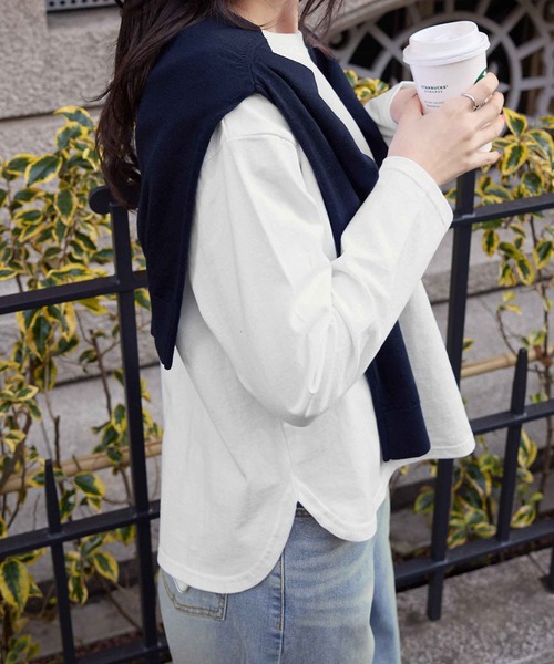 CHAN ME(チャンミ)の「綿100%ラウンドヘムオーバーサイズTシャツ(ショート丈)(Tシャツ/カットソー・レディース・ブラック/カーキ/ブルー/アイボリー/ネイビー/ピンク/チャコールグレー/ホワイト・MEDIUM/X-LARGE/LARGE)」の15枚目の写真