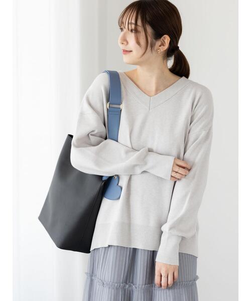 Te chichi TERRASSE（テチチテラス）の「総針Vネックニット（ニット/セーター・レディース・オフホワイト/ピンク/グレー・F）」の2枚目の写真