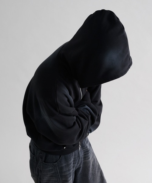 EPNK(イーピーエヌケー)の「【EPNK】Cropped spray zip hoodie / クロップドスプレージップフーディ(パーカー・メンズ・ブラック/グレー・SMALL/MEDIUM/LARGE)」の14枚目の写真