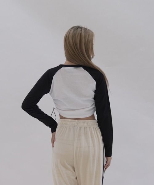 STARTER BLACK LABEL（スターターブラックレーベル）の「≪2サイズ展開/レディース≫STARTER BLACK LABEL 天竺ショート丈 ラグラン裾シャーリング ロングスリーブTシャツ（Tシャツ/カットソー・レディース・ホワイト×ブラック・MEDIUM/LARGE）」の8枚目の写真