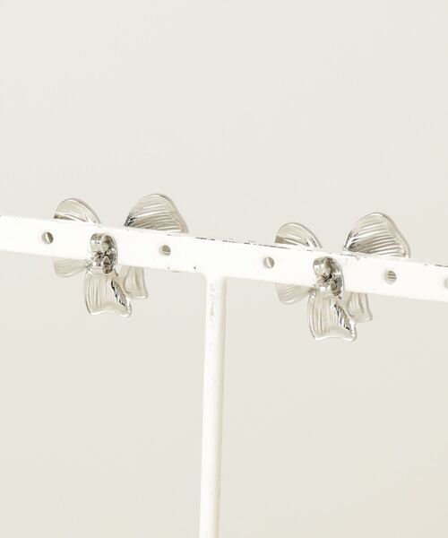 poiregnee（ポワニェ）の「［select］リボンピアス（ピアス（両耳用）・レディース・ゴールド/シルバー・FREE）」の8枚目の写真