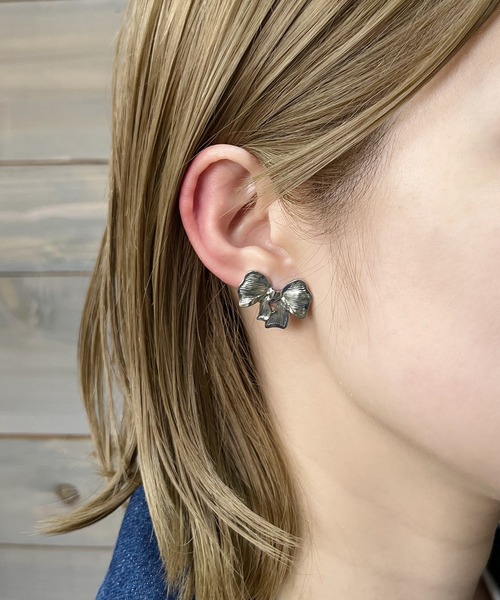 poiregnee（ポワニェ）の「［select］リボンピアス（ピアス（両耳用）・レディース・ゴールド/シルバー・FREE）」の4枚目の写真