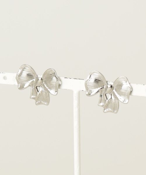 poiregnee（ポワニェ）の「［select］リボンピアス（ピアス（両耳用）・レディース・ゴールド/シルバー・FREE）」の7枚目の写真