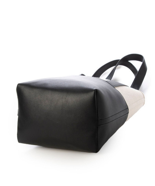 cache cache(カシュ カシュ)の「カシュカシュ cachecache / サニーデイキャンバスバケツトート(トートバッグ・レディース・シルバー/ベージュ系その他/ブラック・FREE)」の5枚目の写真