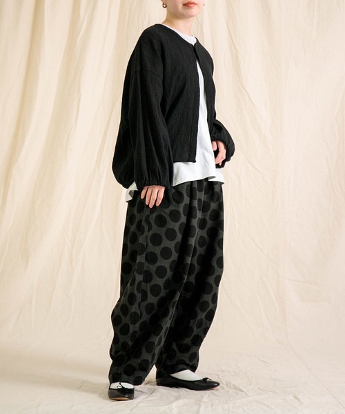 prit（プリット）の「[prit]  クレープロッキーバル ボリュームスリーブワンボタンボレロ（カーディガン/ボレロ・レディース・ブラック/ブラウン・FREE）」の17枚目の写真