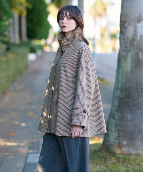 DRESSTERIOR(ドレステリア)の「【2WAY】Aラインチェックアウター(ステンカラーコート・レディース・キャメル・34/36/38)」の4枚目の写真