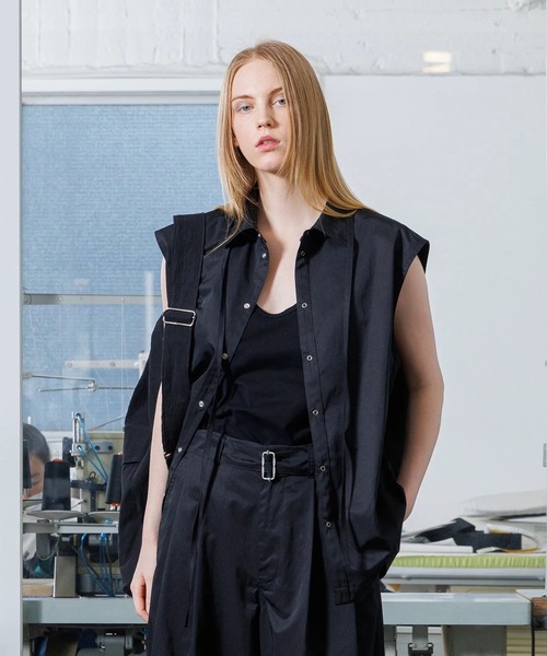 VOAAOV(ヴォアーブ)の「【VOAAOV】BIO TWILL No Sleeve Shirt(シャツ/ブラウス・メンズ・ブラック/レッド/ライトブラウン・1)」の1枚目の写真