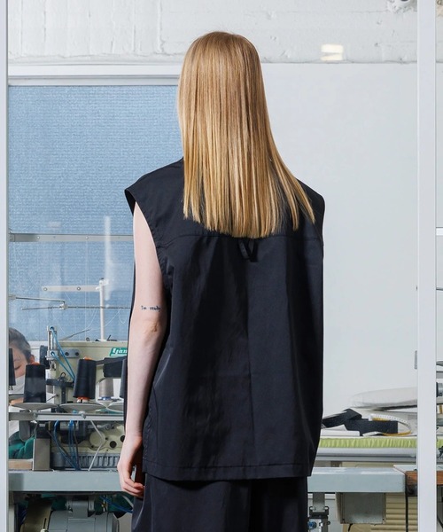 VOAAOV(ヴォアーブ)の「【VOAAOV】BIO TWILL No Sleeve Shirt(シャツ/ブラウス・メンズ・ブラック/レッド/ライトブラウン・1)」の18枚目の写真