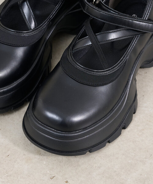 Kastane(カスタネ)の「*クロスストラップシューズ(その他シューズ・レディース・アイボリー/ブラック・39/38/37)」の21枚目の写真