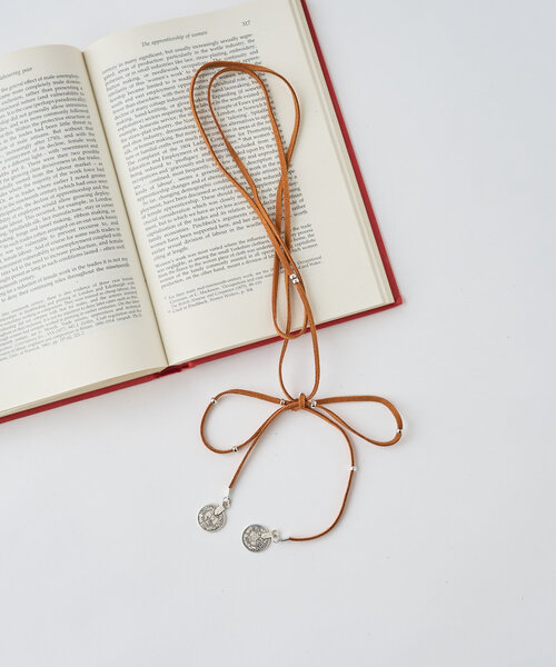 CIAOPANIC（チャオパニック）の「コインチャームチョーカー（ネックレス・レディース・ブラウン・ONE SIZE）」の4枚目の写真