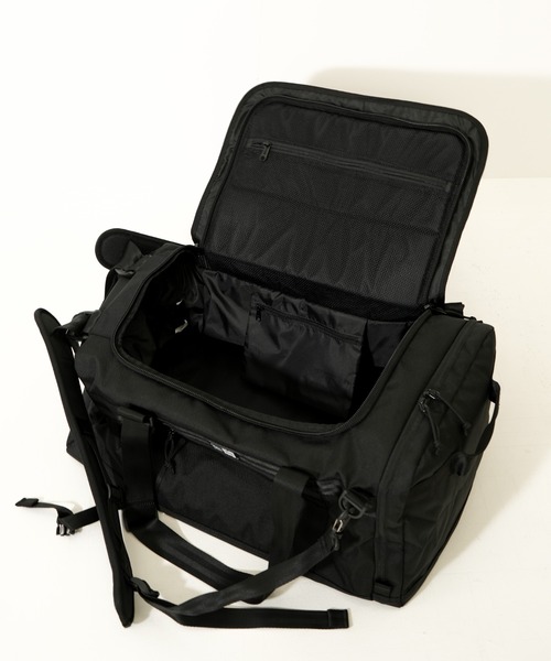 NEW ERA（ニューエラ）の「【NEW ERA/ニューエラ】CLUB DUFFLE BAG（ボストンバッグ・メンズ・ブラック×ホワイト/ブラック・FREE）」の20枚目の写真