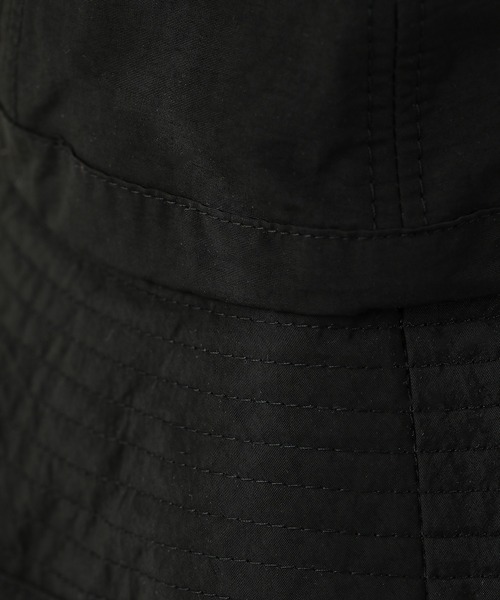 Monocoro toppi(モノコロトッピ)の「コンパクト収納 UVカット ネックカバー 2way バケットハット(ハット・レディース・ベージュ/テラコッタ/グリーン/ブラック・フリー)」の5枚目の写真