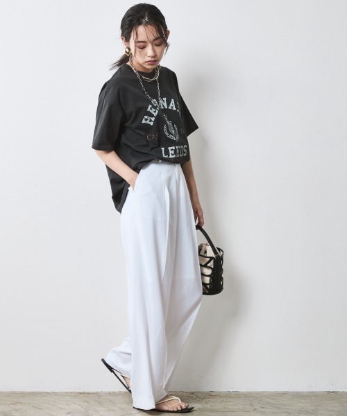 CHIC STYLE(シックスタイル)の「綿100%ピグメント染ロゴプリントTシャツ<大きいサイズ有>シックスタイル(Tシャツ/カットソー・レディース・オフホワイト/ブラック・M/L/LL/3L/4L/5L)」の4枚目の写真