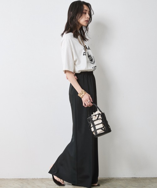 CHIC STYLE(シックスタイル)の「綿100%ピグメント染ロゴプリントTシャツ<大きいサイズ有>シックスタイル(Tシャツ/カットソー・レディース・オフホワイト/ブラック・M/L/LL/3L/4L/5L)」の16枚目の写真