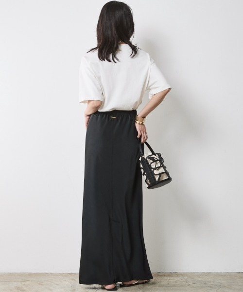 CHIC STYLE(シックスタイル)の「綿100%ピグメント染ロゴプリントTシャツ<大きいサイズ有>シックスタイル(Tシャツ/カットソー・レディース・オフホワイト/ブラック・M/L/LL/3L/4L/5L)」の17枚目の写真