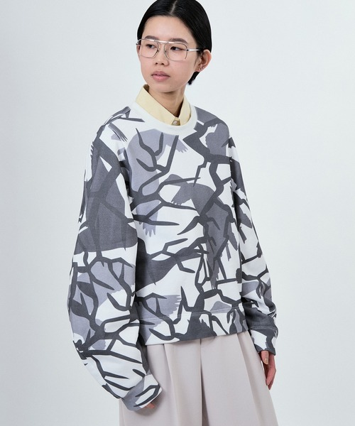 M TO R（ムウトアール）の「NEW CAMO PRINT SWEAT SHIRTS（スウェット・レディース・ホワイト/ベージュ系その他・38/40/42）」の2枚目の写真
