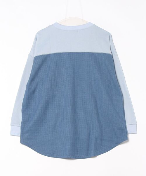 WORLD WIDE LOVE!(ワールドワイドラブ)の「TC裏毛ワッフル切り替えトップス(スウェット・レディース・スミクロ/オフホワイト/ブルー・1)」の14枚目の写真