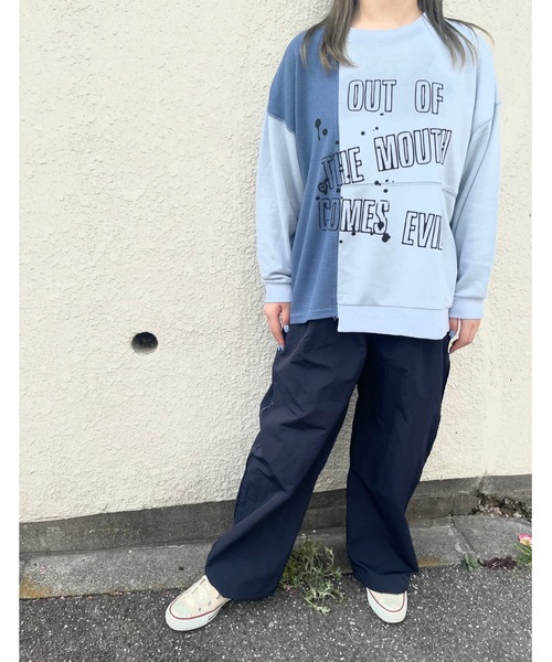 WORLD WIDE LOVE!(ワールドワイドラブ)の「TC裏毛ワッフル切り替えトップス(スウェット・レディース・スミクロ/オフホワイト/ブルー・1)」の3枚目の写真