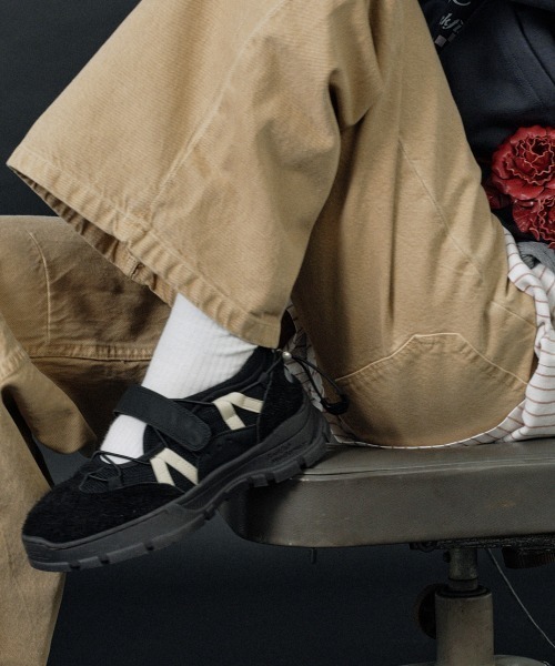 ROCKFISH WEATHERWEAR(ロックフィッシュウェザーウェア)の「Rockfish Weatherwear/ロックフィッシュ ウェザーウェア BRYN VELCRO SNEAKERS_BRUSHED SUEDE ベルクロ スニーカー(スニーカー・レディース・ブラック/アイボリー/ブラウン・23/23.5/24/24.5/25)」の12枚目の写真