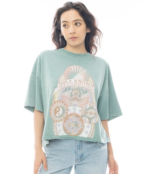 BILLABONG(ビラボン)の「BILLABONG レディース GRAPHIC WIDE LOOSE CROPPED TEE Tシャツ 【2025年春夏モデル】/ビラボングラフィッククロップド半袖Tシャツ(Tシャツ/カットソー・レディース・アイボリー/グリーン系その他/オフホワイト・MEDIUM)」の11枚目の写真