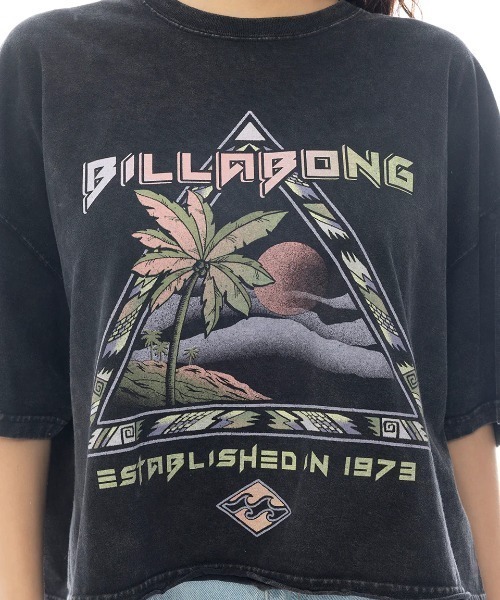 BILLABONG(ビラボン)の「BILLABONG レディース GRAPHIC WIDE LOOSE CROPPED TEE Tシャツ 【2025年春夏モデル】/ビラボングラフィッククロップド半袖Tシャツ(Tシャツ/カットソー・レディース・アイボリー/グリーン系その他/オフホワイト・MEDIUM)」の5枚目の写真