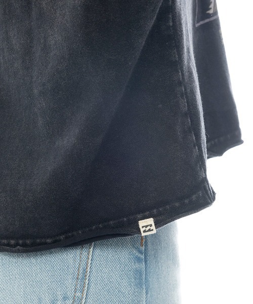 BILLABONG(ビラボン)の「BILLABONG レディース GRAPHIC WIDE LOOSE CROPPED TEE Tシャツ 【2025年春夏モデル】/ビラボングラフィッククロップド半袖Tシャツ(Tシャツ/カットソー・レディース・アイボリー/グリーン系その他/オフホワイト・MEDIUM)」の6枚目の写真