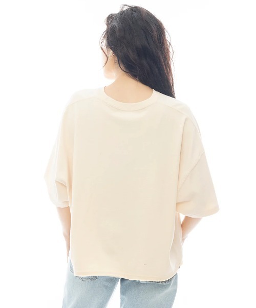 BILLABONG(ビラボン)の「BILLABONG レディース GRAPHIC WIDE LOOSE CROPPED TEE Tシャツ 【2025年春夏モデル】/ビラボングラフィッククロップド半袖Tシャツ(Tシャツ/カットソー・レディース・アイボリー/グリーン系その他/オフホワイト・MEDIUM)」の7枚目の写真