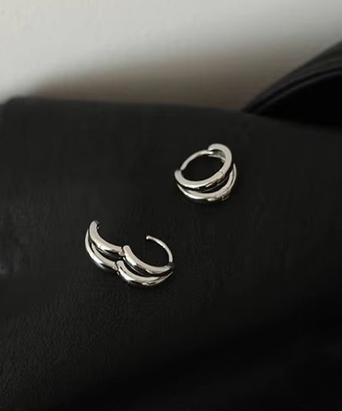 WARAIJOGO(ワライジョウゴ)の「【WARAIJOGO】EK199/ダブルフープリングピアス/両耳用(NEZ)(ピアス(両耳用)・メンズ・シルバー・FREE)」の4枚目の写真