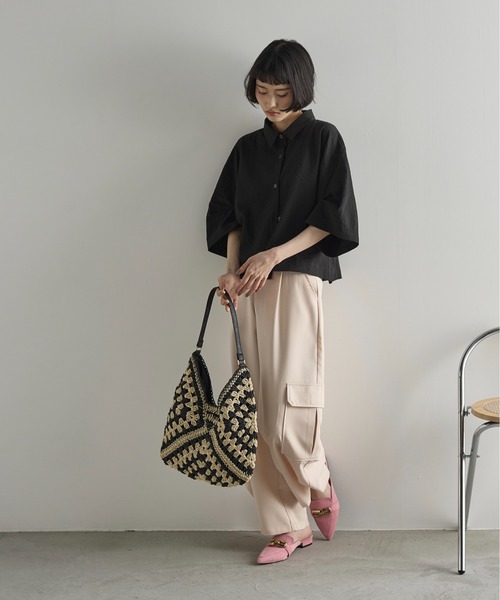 THE YOn(ザヨン)の「トライアングルエスニックペーパートート(ショルダーバッグ・レディース・ブラック/ベージュ・FREE)」の9枚目の写真