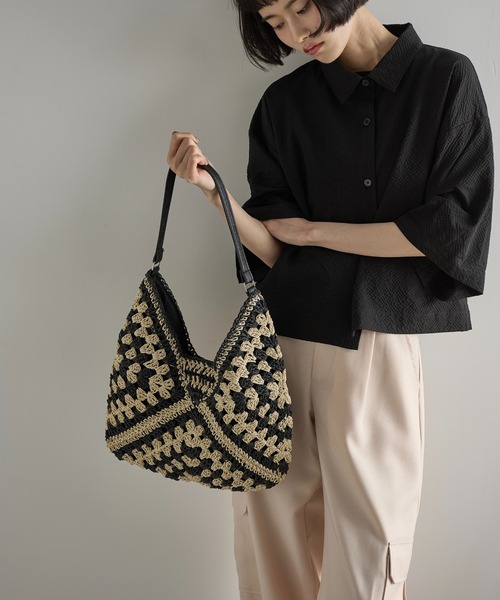 THE YOn(ザヨン)の「トライアングルエスニックペーパートート(ショルダーバッグ・レディース・ブラック/ベージュ・FREE)」の7枚目の写真