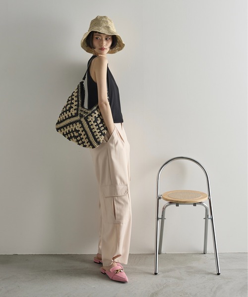 THE YOn(ザヨン)の「トライアングルエスニックペーパートート(ショルダーバッグ・レディース・ブラック/ベージュ・FREE)」の13枚目の写真