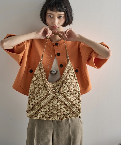 THE YOn(ザヨン)の「トライアングルエスニックペーパートート(ショルダーバッグ・レディース・ブラック/ベージュ・FREE)」の17枚目の写真