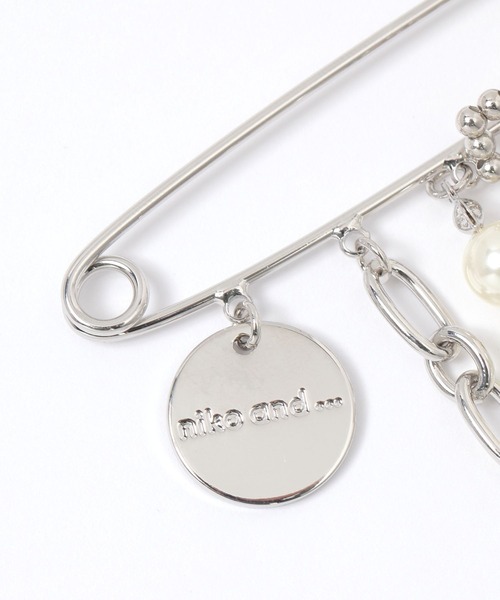 niko and...（ニコアンド）の「モチーフブローチチャーム（チャーム・レディース・その他1/その他2/その他3/その他8/その他5/その他7/その他4/その他6・0）」の13枚目の写真