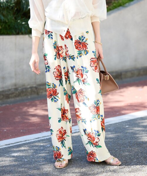 SLOBE IENA(スローブイエナ)の「printイージーパンツ(その他パンツ・レディース・アイボリー/サックスブルー/ブラック系その他・FREE)」の17枚目の写真