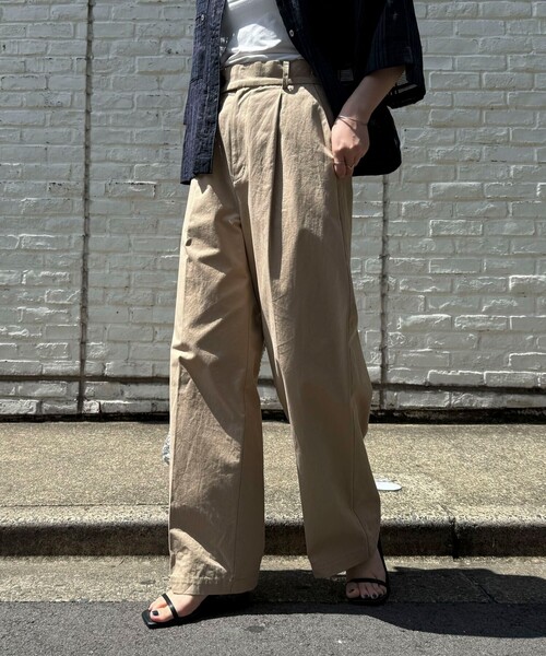 fredy emue（フレディエミュ）の「【低身長サイズ34有り】チノタックパンツ（チノパンツ・レディース・ネイビー/ベビーピンク/ベージュ・38/36/34）」の16枚目の写真