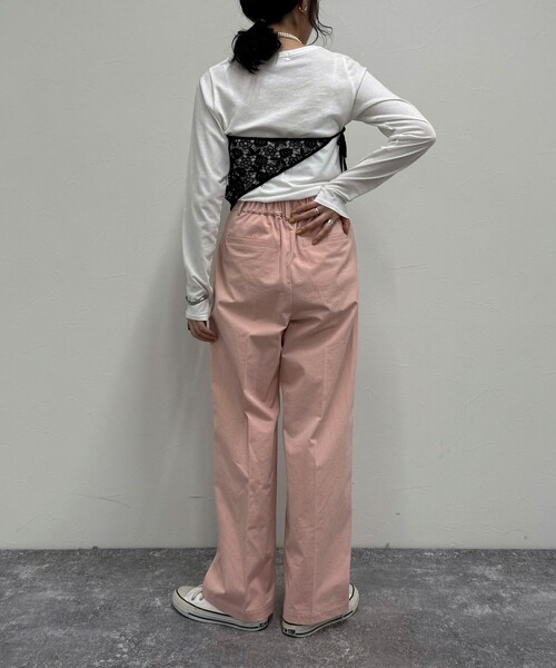 fredy emue（フレディエミュ）の「【低身長サイズ34有り】チノタックパンツ（チノパンツ・レディース・ネイビー/ベビーピンク/ベージュ・38/36/34）」の9枚目の写真