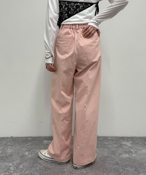 fredy emue（フレディエミュ）の「【低身長サイズ34有り】チノタックパンツ（チノパンツ・レディース・ネイビー/ベビーピンク/ベージュ・38/36/34）」の13枚目の写真