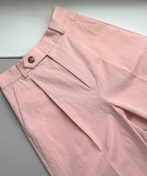 fredy emue（フレディエミュ）の「【低身長サイズ34有り】チノタックパンツ（チノパンツ・レディース・ネイビー/ベビーピンク/ベージュ・38/36/34）」の15枚目の写真