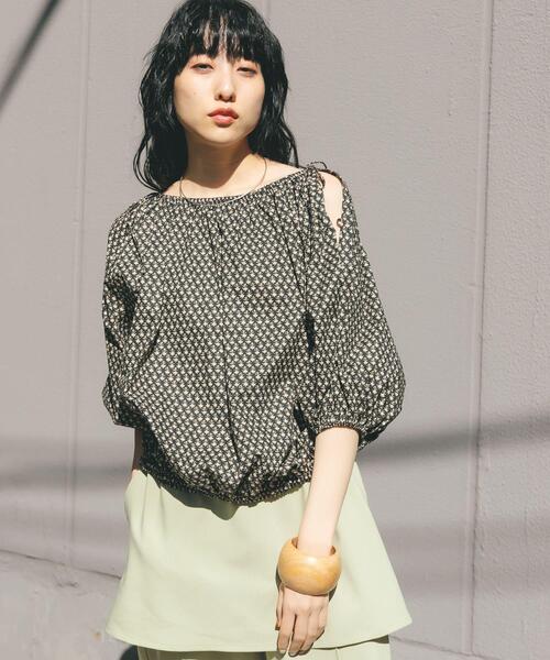 KBF（ケイビーエフ）の「ラウンドウッドボリュームバングル（ブレスレット・レディース・ブラウン/ナチュラル・ONE）」の14枚目の写真