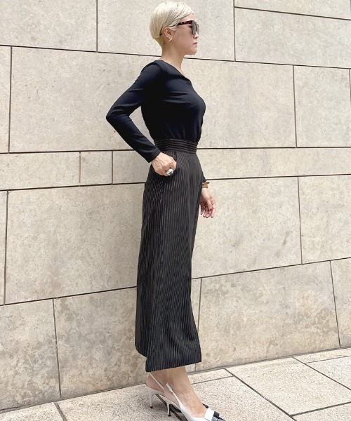 JENNE（ジェンヌ）の「センター深スリットスカート（スカート・レディース・ネイビー/ブラック/ホワイト・SMALL/MEDIUM/LARGE）」の11枚目の写真