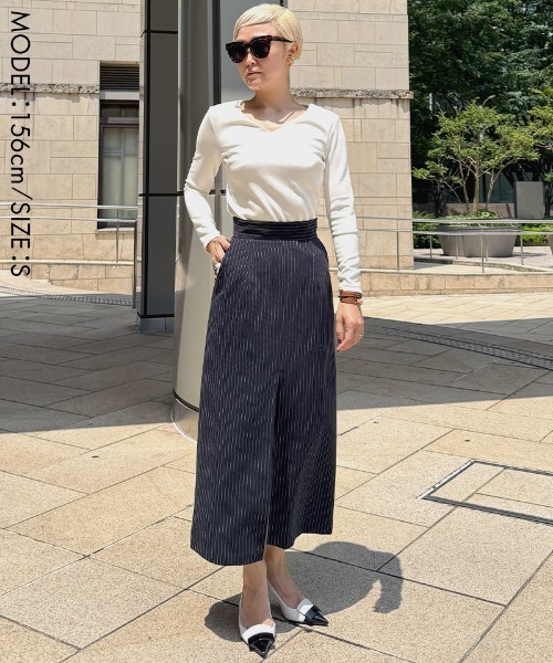 JENNE（ジェンヌ）の「センター深スリットスカート（スカート・レディース・ネイビー/ブラック/ホワイト・SMALL/MEDIUM/LARGE）」の14枚目の写真