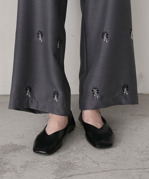 forksy.（フォルクシー）の「【forksy.】【オケージョン対応】スクエアトゥ フラットパンプス（パンプス・レディース・ブラック/シルバー/ライトベージュ/ブラック系1・25.5/22.5/24.5/23.5）」の10枚目の写真