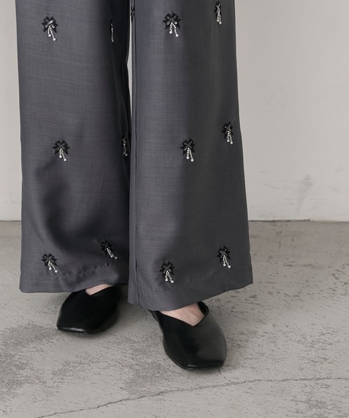 forksy.（フォルクシー）の「【forksy.】【オケージョン対応】スクエアトゥ フラットパンプス（パンプス・レディース・ブラック/シルバー/ライトベージュ/ブラック系1・25.5/22.5/24.5/23.5）」の11枚目の写真