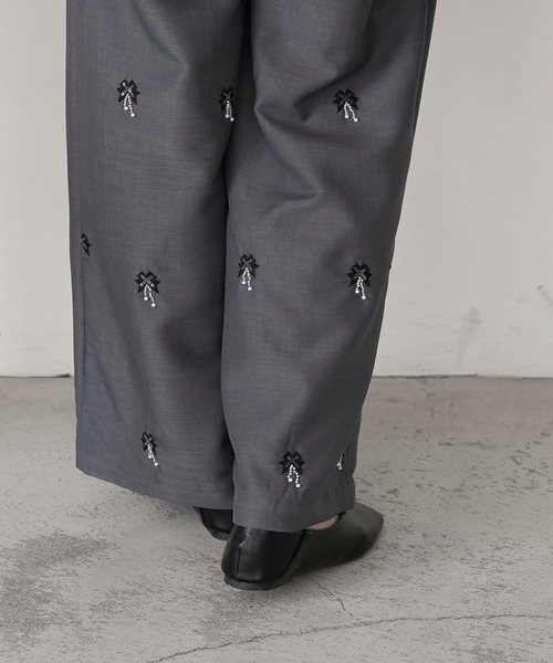 forksy.（フォルクシー）の「【forksy.】【オケージョン対応】スクエアトゥ フラットパンプス（パンプス・レディース・ブラック/シルバー/ライトベージュ/ブラック系1・25.5/22.5/24.5/23.5）」の13枚目の写真