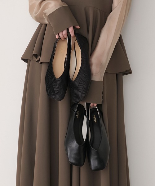 forksy.（フォルクシー）の「【forksy.】【オケージョン対応】スクエアトゥ フラットパンプス（パンプス・レディース・ブラック/シルバー/ライトベージュ/ブラック系1・25.5/22.5/24.5/23.5）」の18枚目の写真