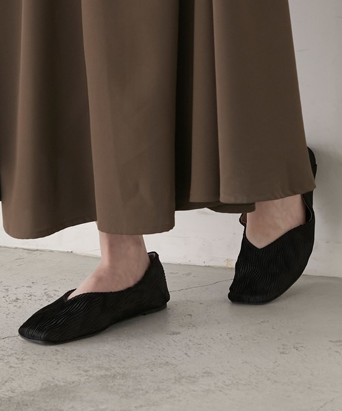 forksy.（フォルクシー）の「【forksy.】【オケージョン対応】スクエアトゥ フラットパンプス（パンプス・レディース・ブラック/シルバー/ライトベージュ/ブラック系1・25.5/22.5/24.5/23.5）」の22枚目の写真